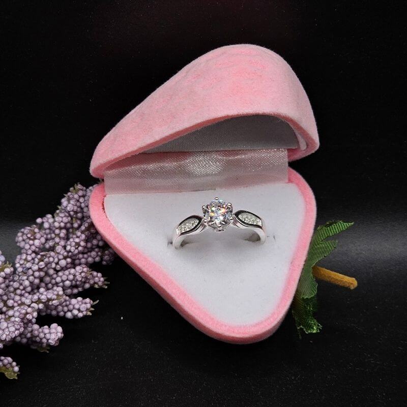 925 Italian Sterling Silver Ladies Ring with 0.8 Carat Moissanite Diamond
