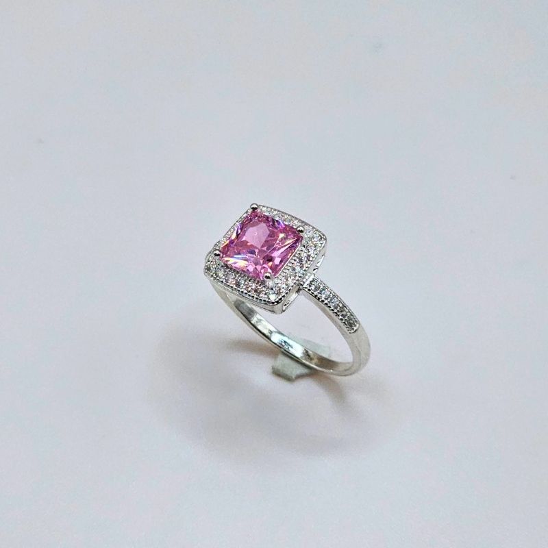 Zircon Sparkle: Italian 925 Silver Ring