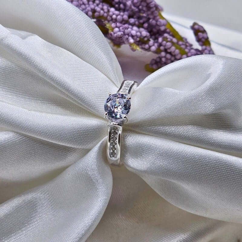 Italian Sterling Silver Ladies Ring with 0.8 Carat Moissanite Diamond