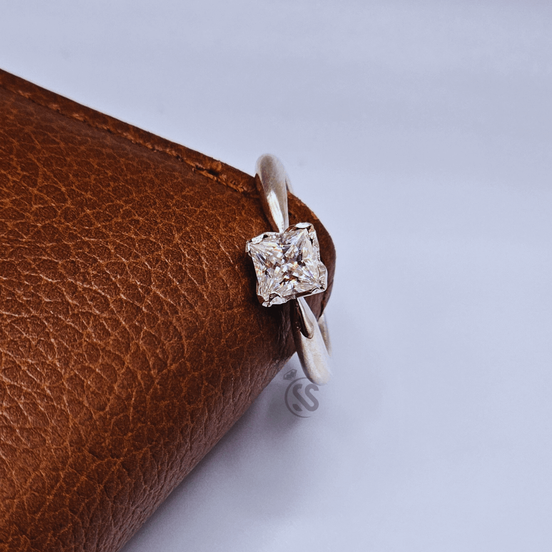 Ladies 1 Carat Moissanite Diamond Ring in Silver