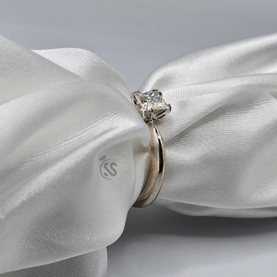 Ladies 1 Carat Moissanite Diamond Ring in Silver