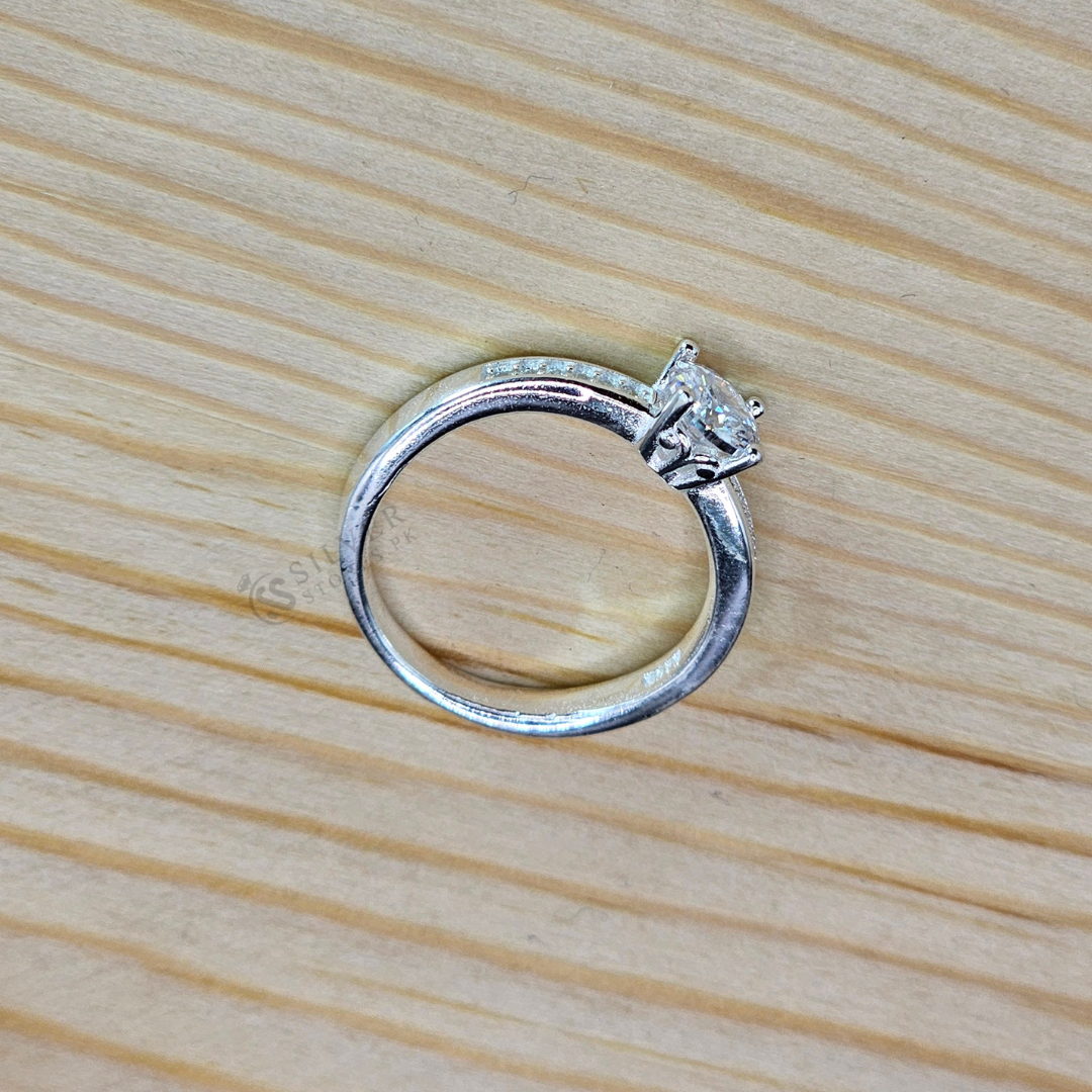 Italian Silver Glamour: Diamond Style