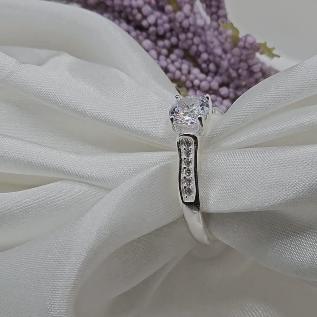 Italian Sterling Silver Ladies Ring with 0.8 Carat Moissanite Diamond