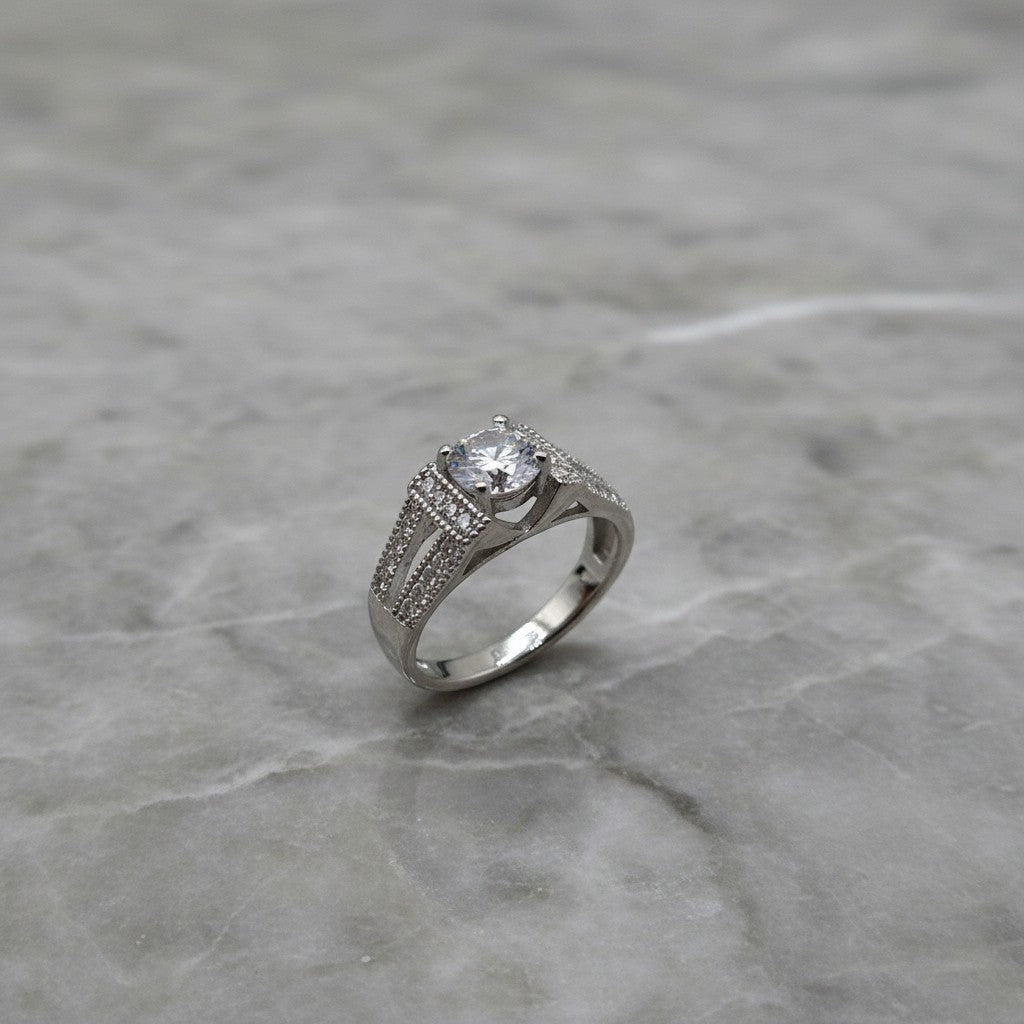 1 carat round brilliant moissanite D color VVS1 close up rhodium 925 Italian silver ring Pakistan