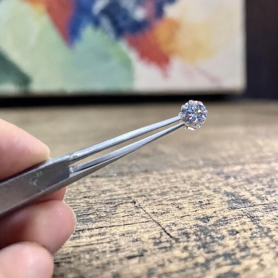 6mm 0.8 carat round brilliant moissanite earpin D color VVS1 pure silver Silverstones Pakistan