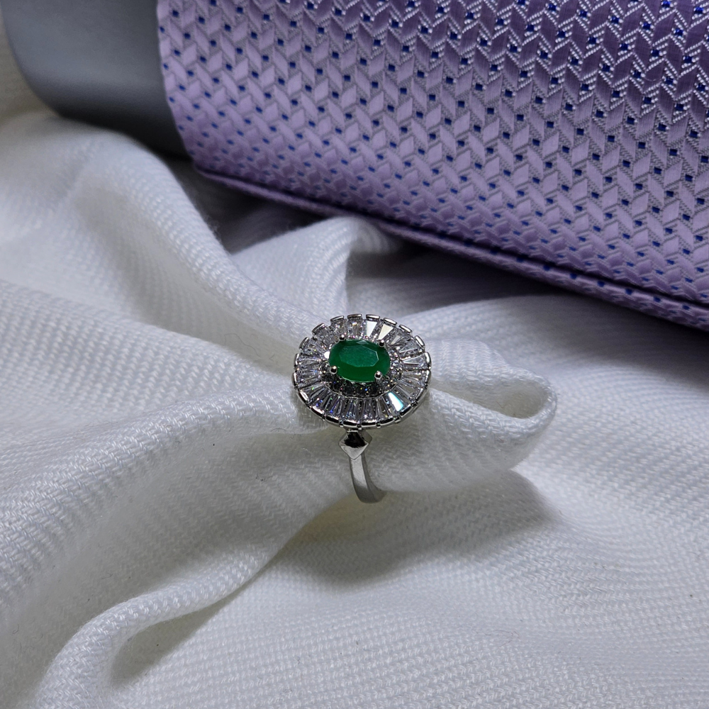 Designer Ladies Rings with Long-Lasting Shine