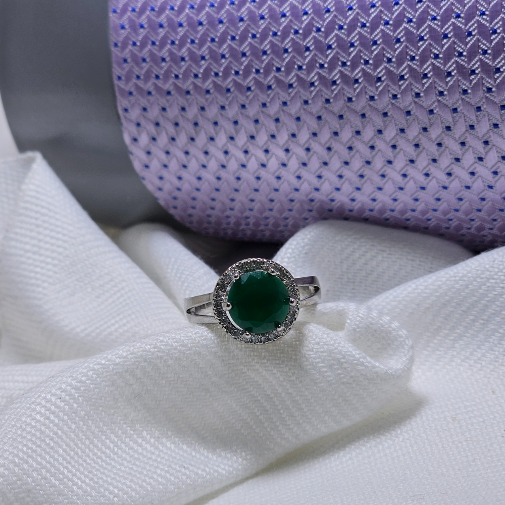 Designer Ladies Rings with Long-Lasting Shine