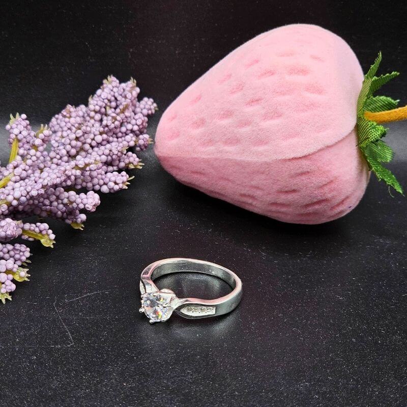 925 Italian Sterling Silver Ladies Ring with 0.8 Carat Moissanite Diamond