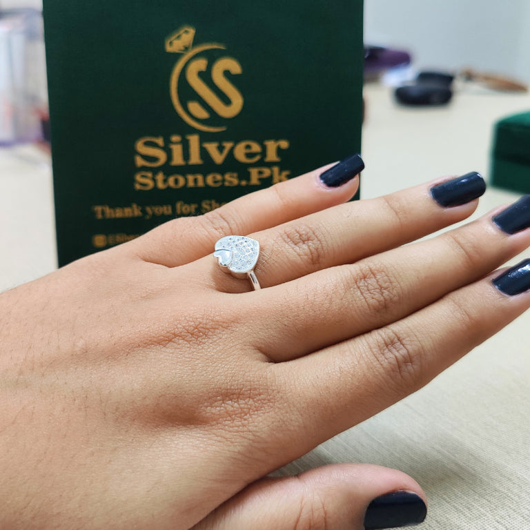 925 Italian silver heart white zircon ear pins stud earrings women Silverstones.pk Pakistan
