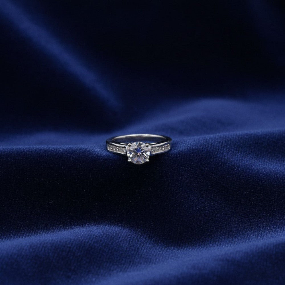 925 Italy hallmark stamp 0.8 carat moissanite halo ring authentic Italian silver Silverstones