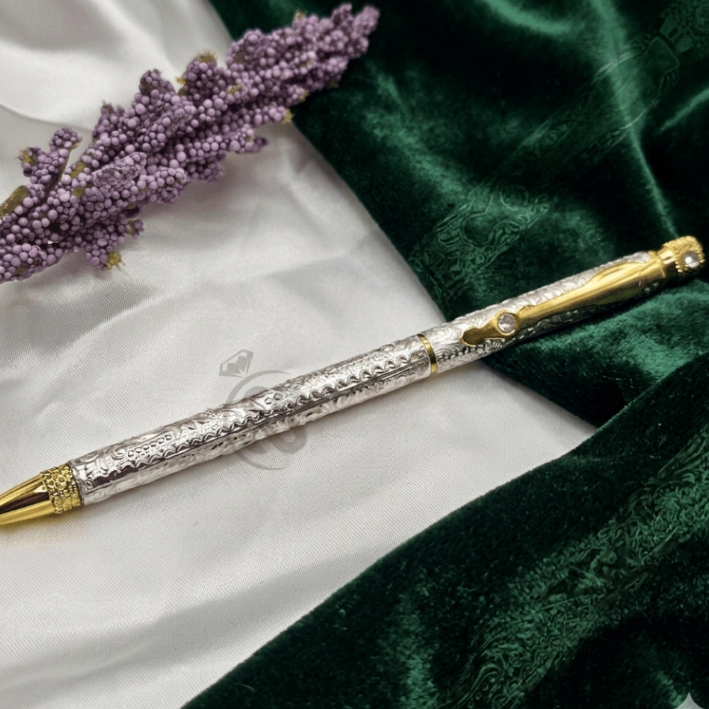 Experience the Art of Writing with Our Elegant Silver Pen