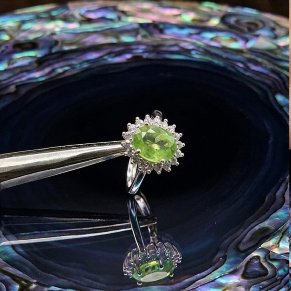 925 Italian Silver Ring with real  Peridot  Stone