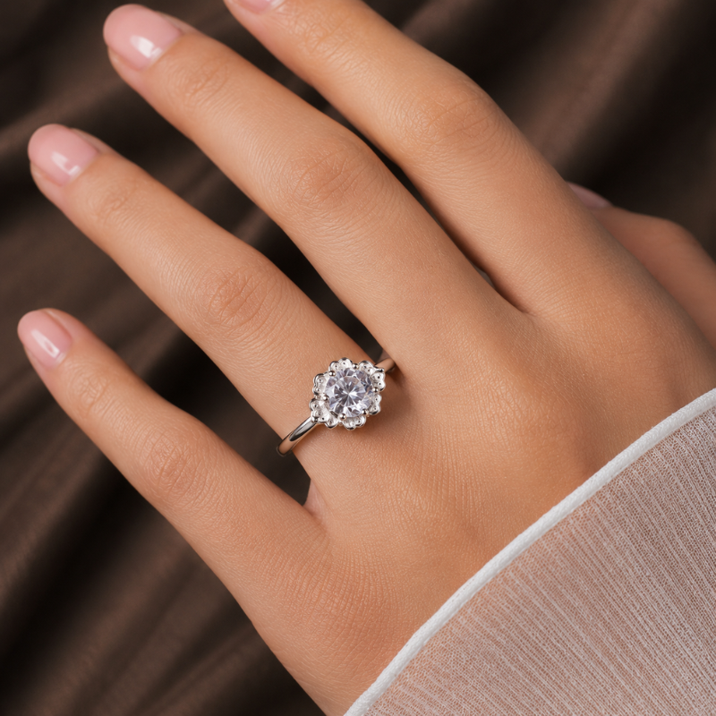 925 sterling silver ring for ladies with white zircon gemstone setting