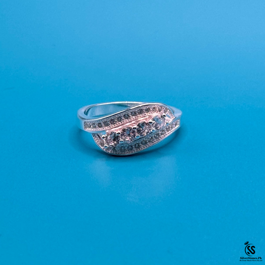 Zircon Sparkle: Italian 925 Silver Ring