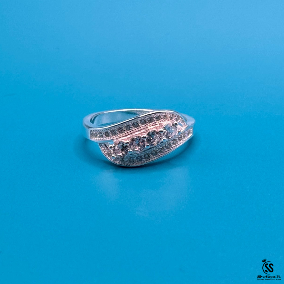 Zircon Sparkle: Italian 925 Silver Ring