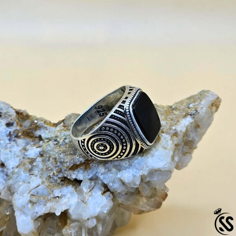 Vintage Turkish 925 sterling silver gents ring with intricate design and black stone, showcasing quality craftsmanship.