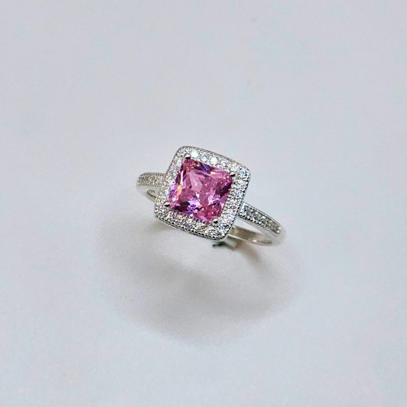 Zircon Sparkle: Italian 925 Silver Ring
