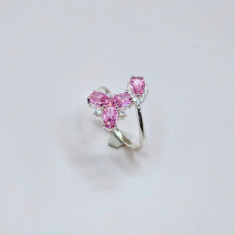 Zircon Sparkle: Italian 925 Silver Ring