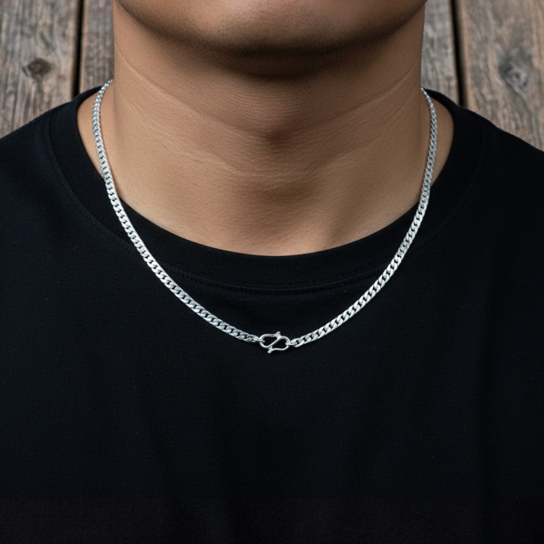 Close up of 3mm sterling silver Cuban link chain high polish finish .925 silver
