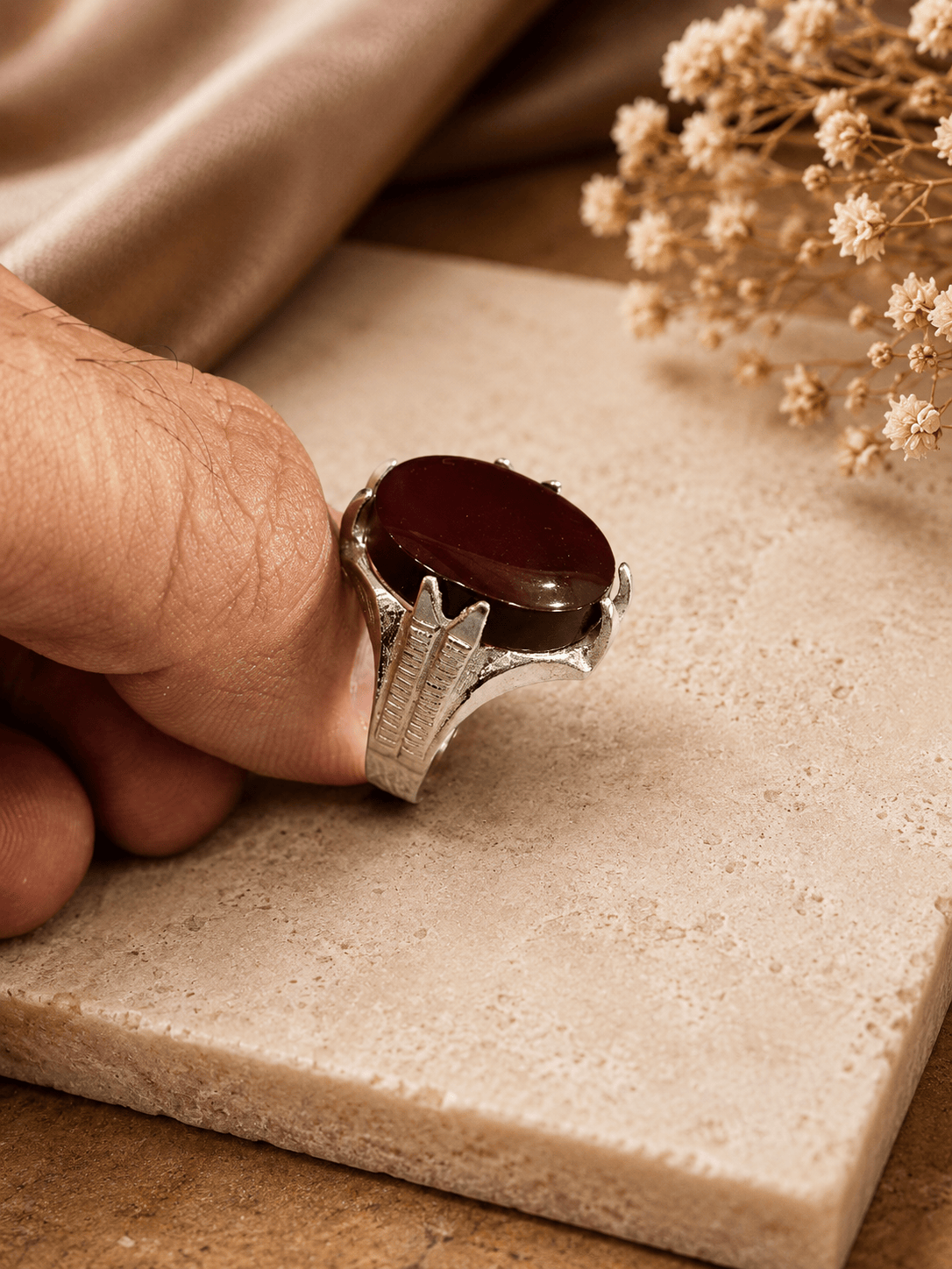 Handmade pure silver dark brown Aqeeq ring Pakistan
