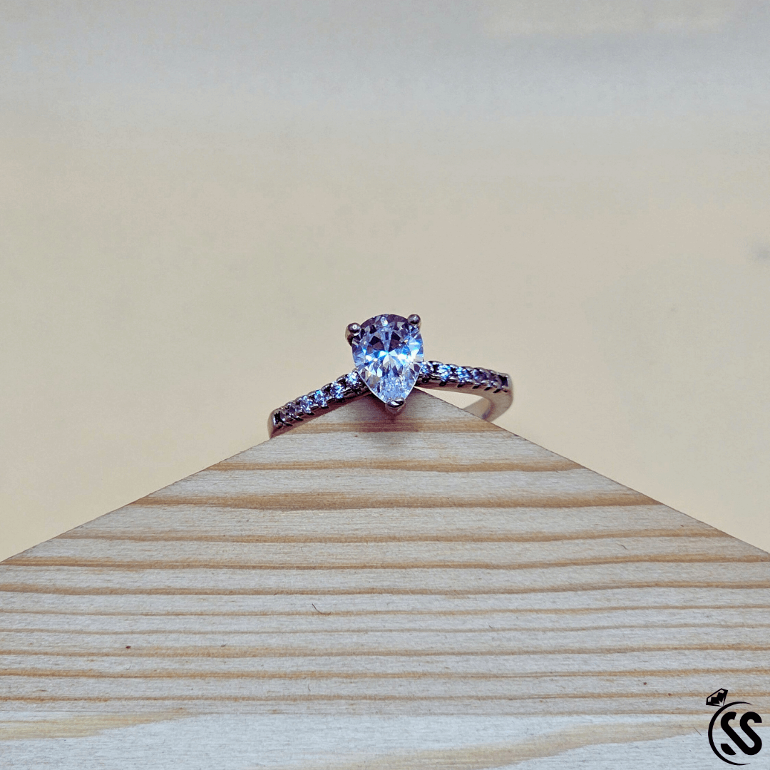 Italian Silver Glamour: Diamond Style