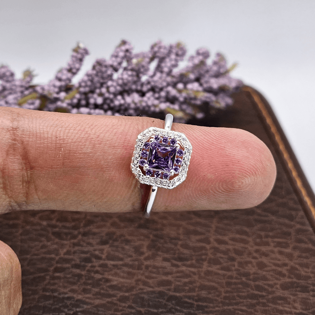 Zircon Sparkle: Italian 925 Silver Ring