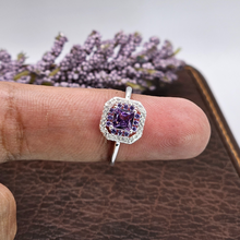 Zircon Sparkle: Italian 925 Silver Ring