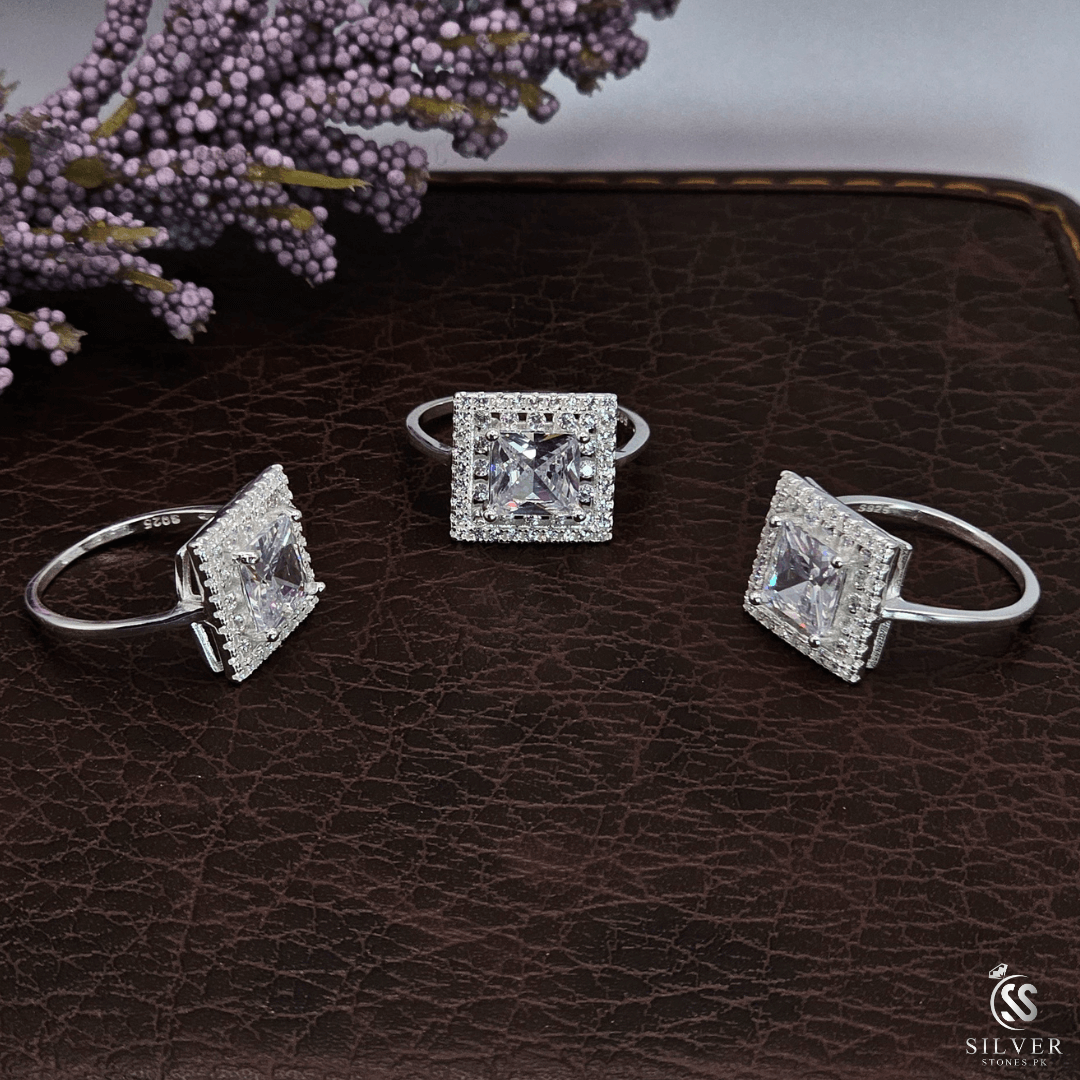 Zircon Sparkle: Italian 925 Silver Ring