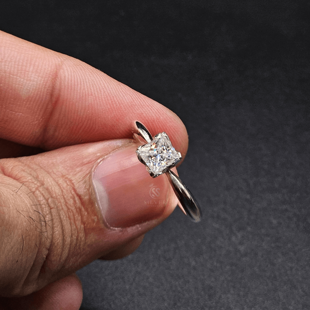 Ladies 1 Carat Moissanite Diamond Ring in Silver