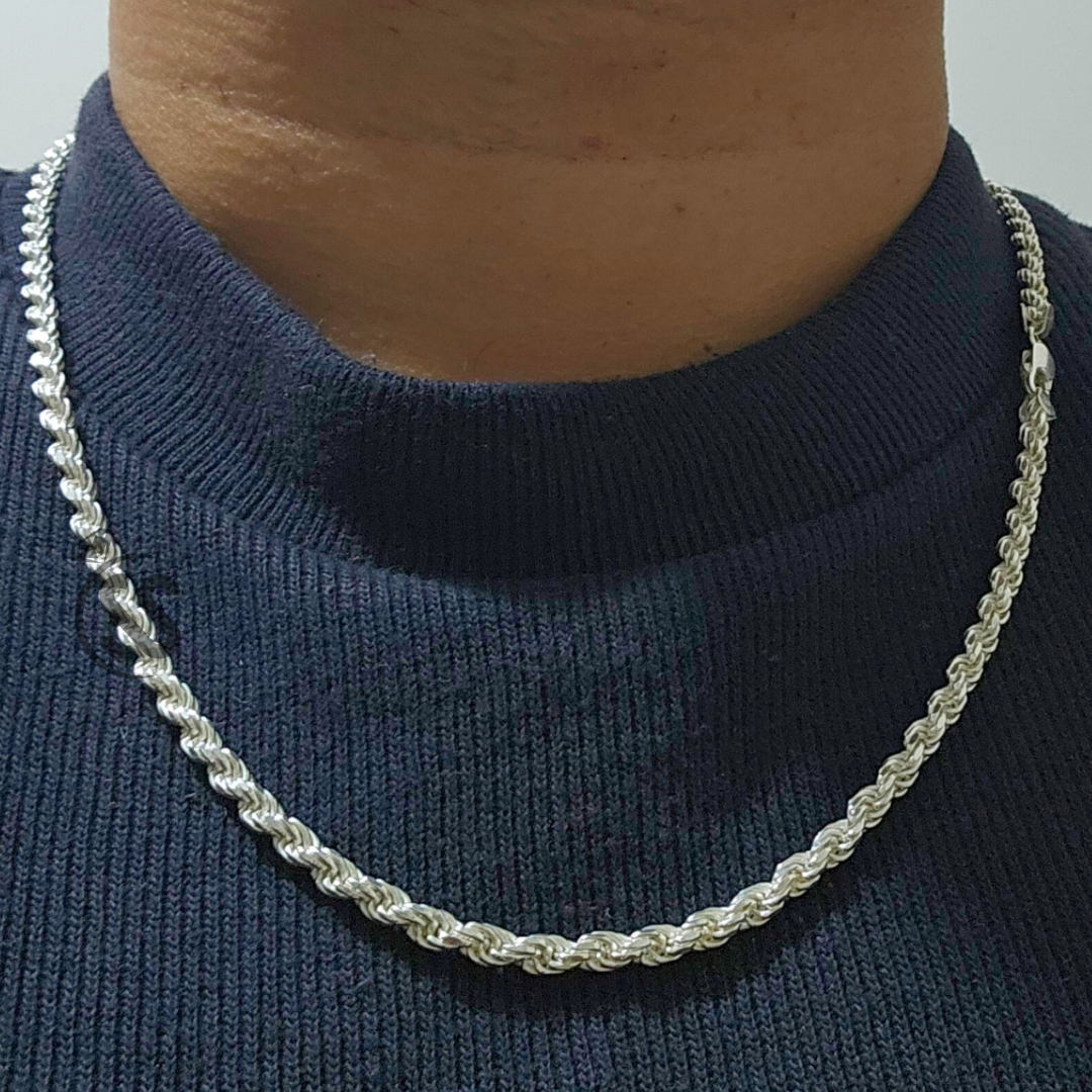 Man wearing a 22 inch 27 gram solid silver rope chain necklace in 4mm width for a premium look.