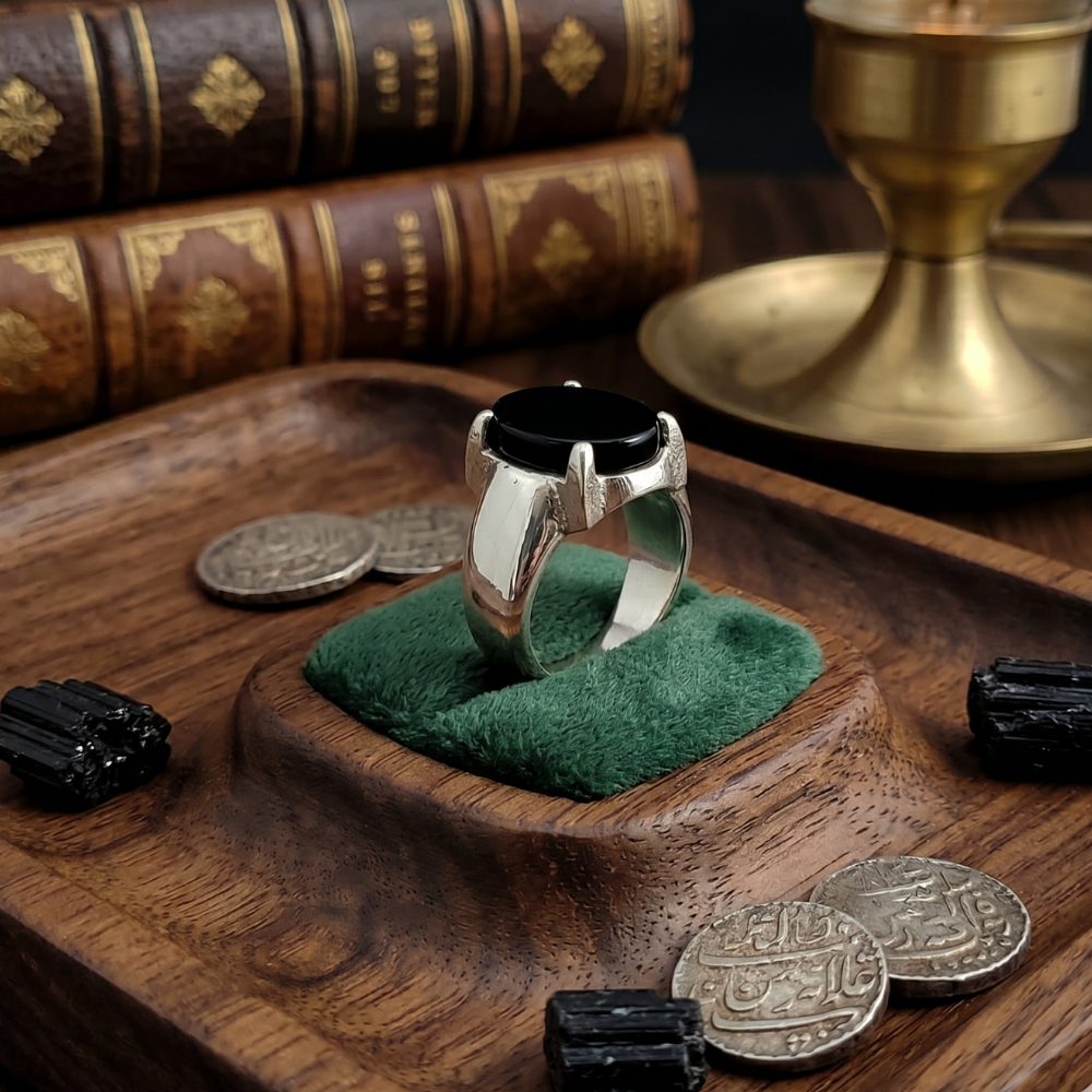 Man wearing real black Aqeeq pure silver plain band ring multiple sizes Silverstones Pakistan