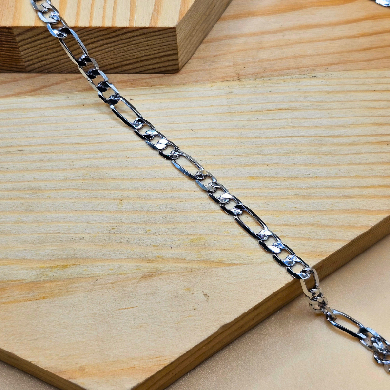 Stainless Steel Gents Figaro Chain – 4mm Width | 18 Inches