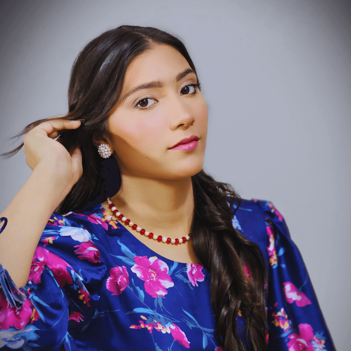 Timeless Elegance: Real Pearl Stone Necklace for Ladies
