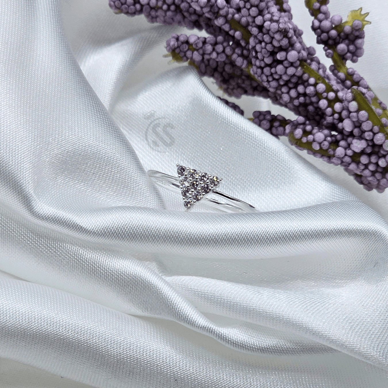 Italian Silver Glamour: Diamond Style