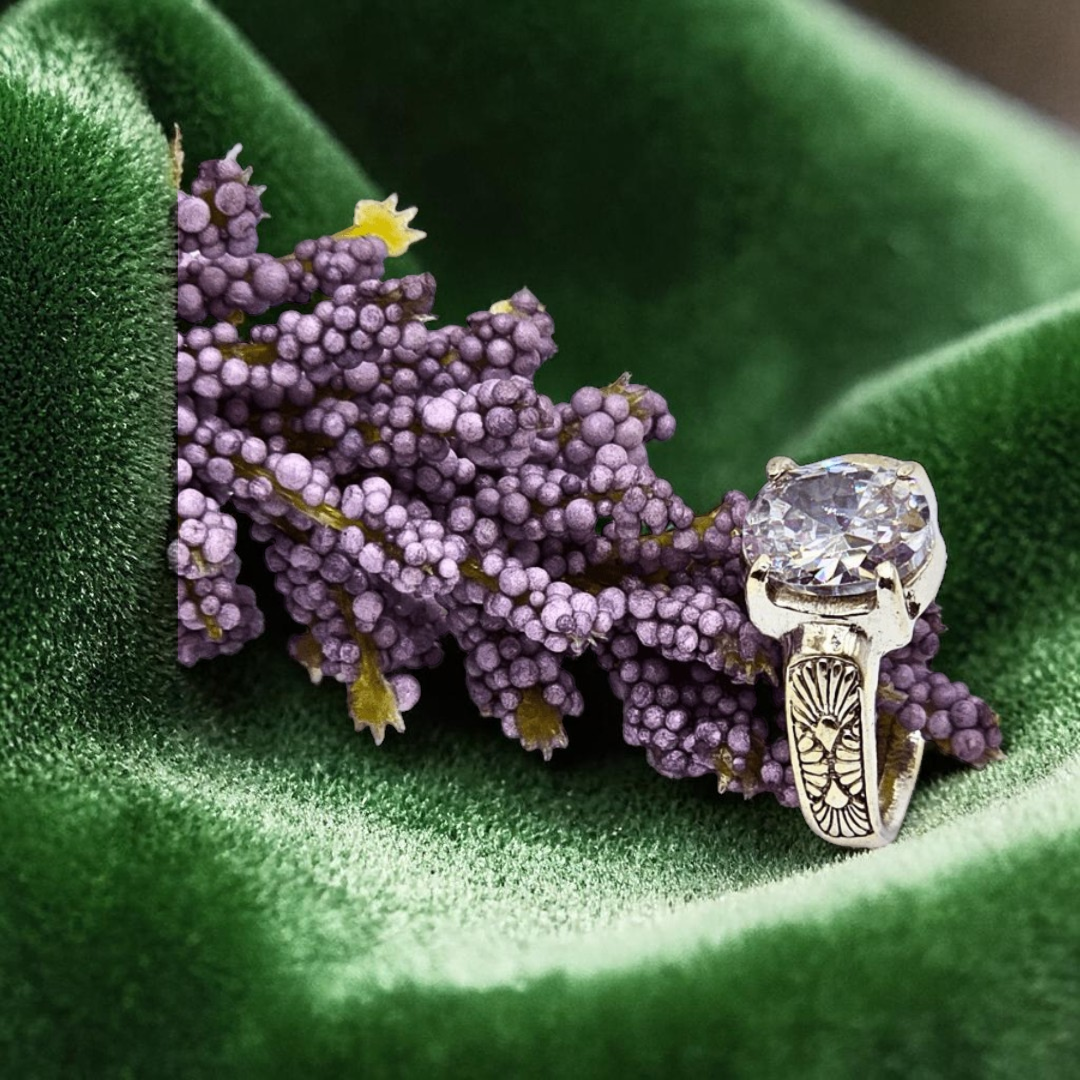 Zircon Silver Ladies Ring in Antique Style