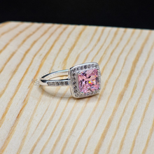 Zircon Sparkle: Italian 925 Silver Ring