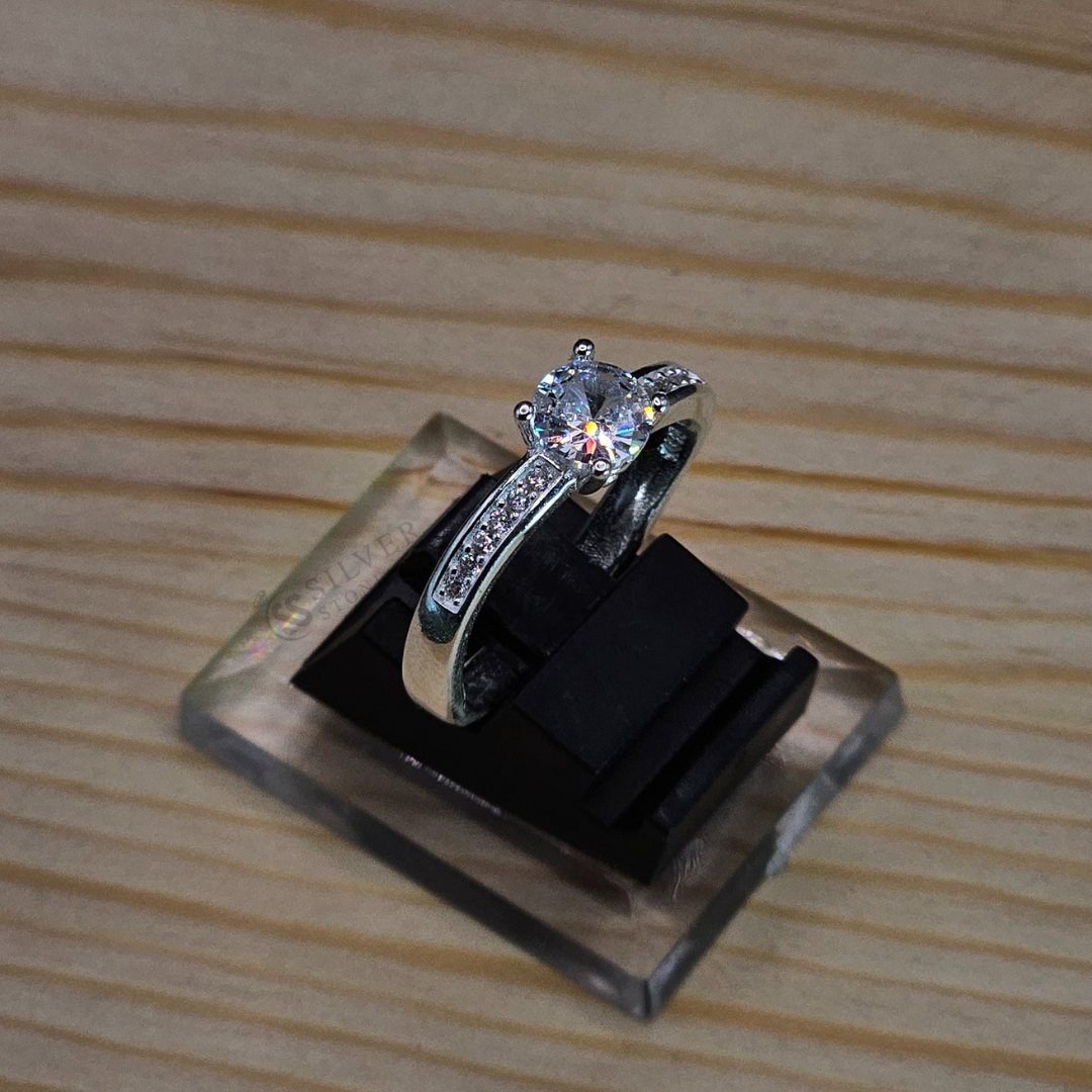 Italian Silver Glamour: Diamond Style