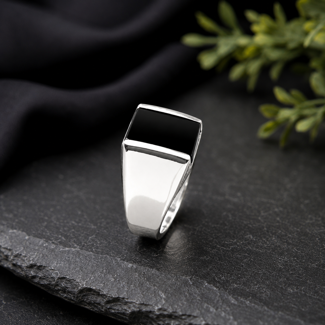 Premium black Aqeeq gemstone ring in pure silver design.