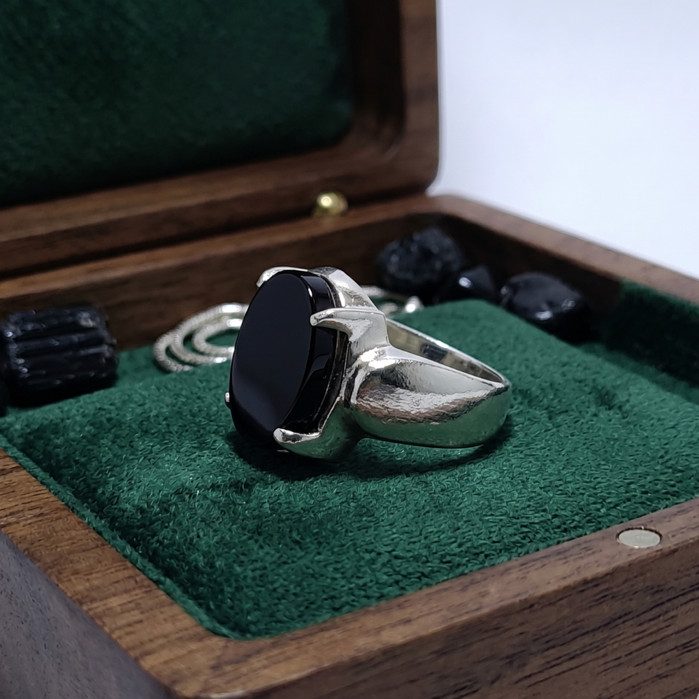 Real black Aqeeq ring men pure silver plain band oval stone multiple sizes Silverstones.pk Pakistan