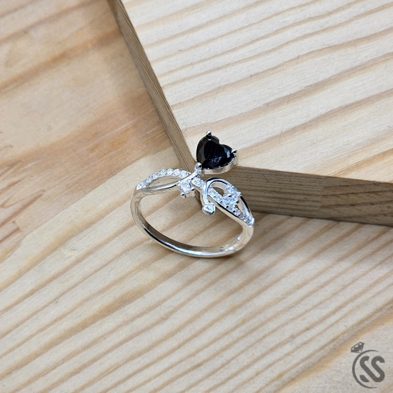 925 Italian Silver Ladies Ring with Zircons