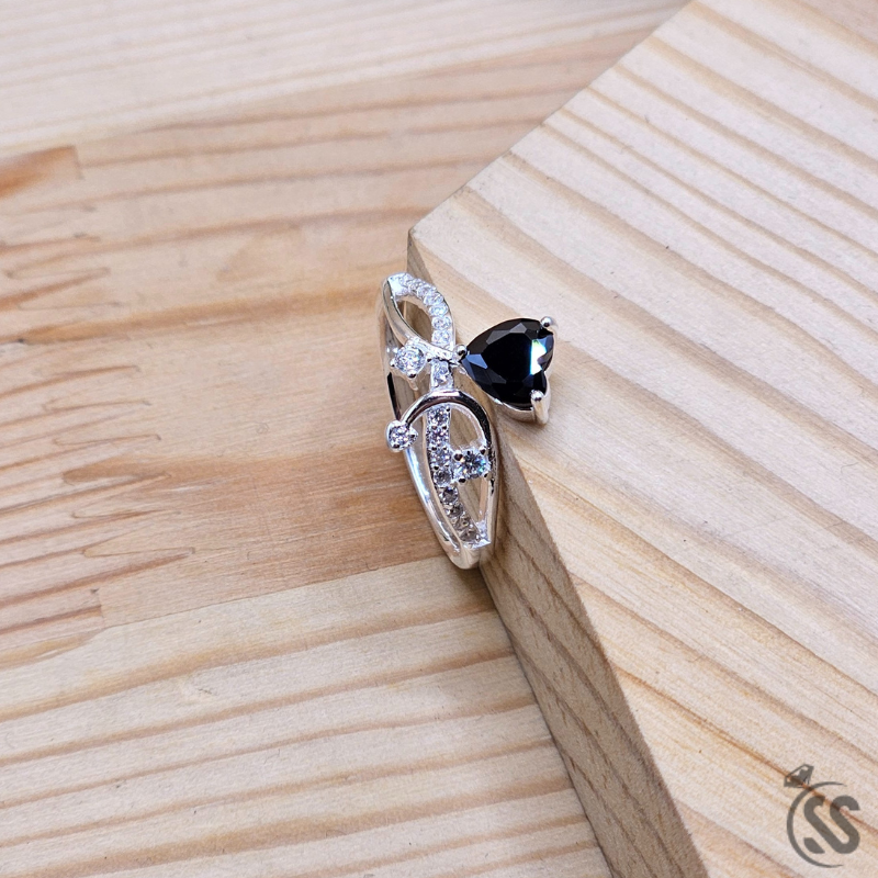 925 Italian Silver Ladies Ring with Zircons