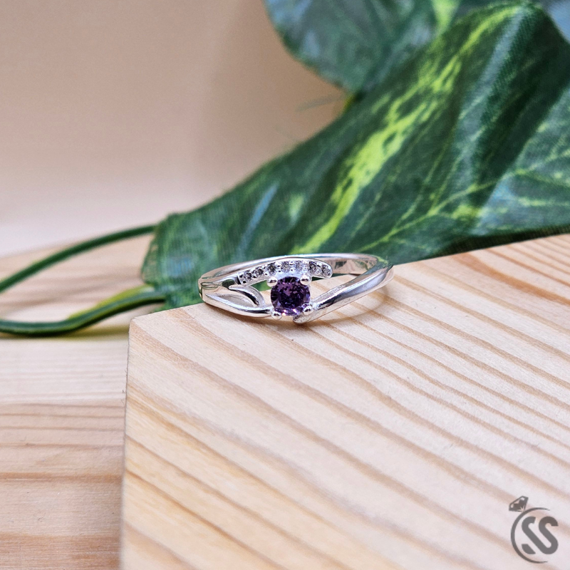 925 Italian Silver Ladies Ring with Zircons