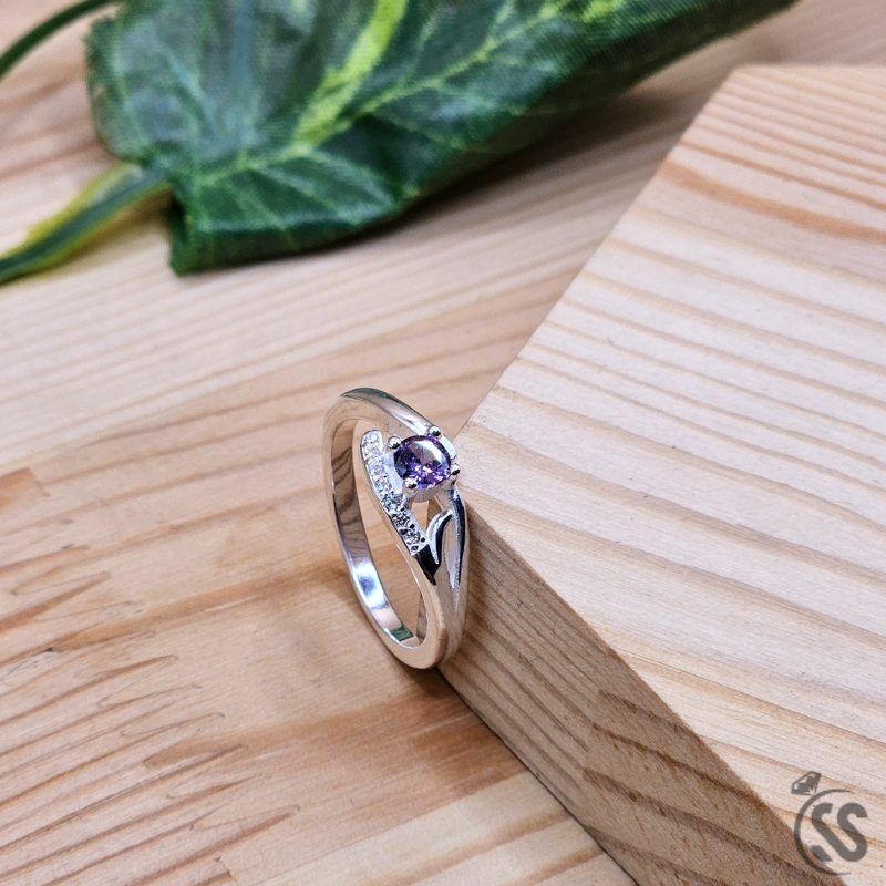 925 Italian Silver Ladies Ring with Zircons