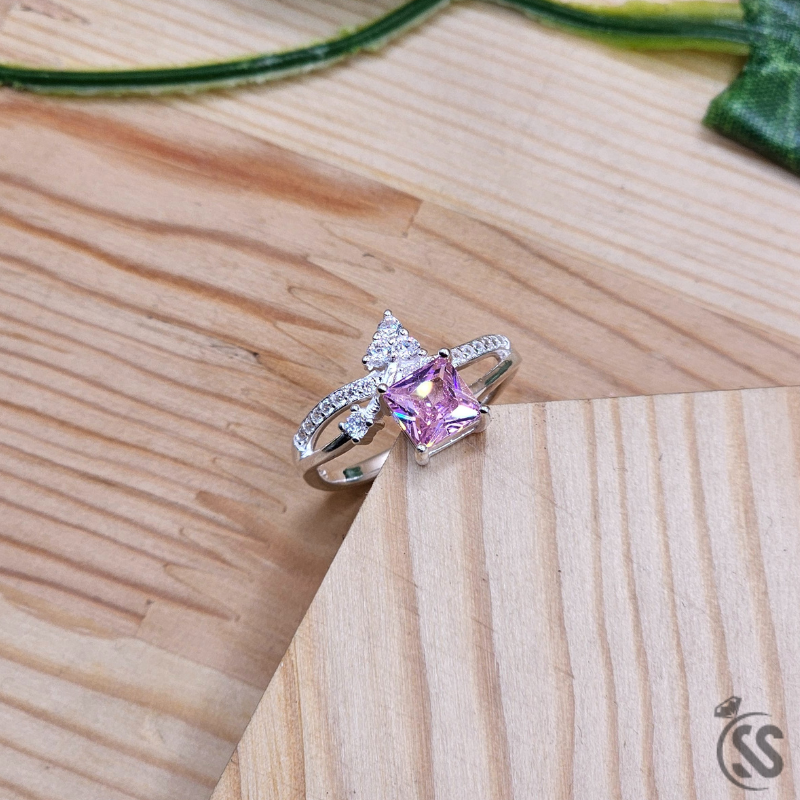 925 Italian Silver Ladies Ring with Zircons