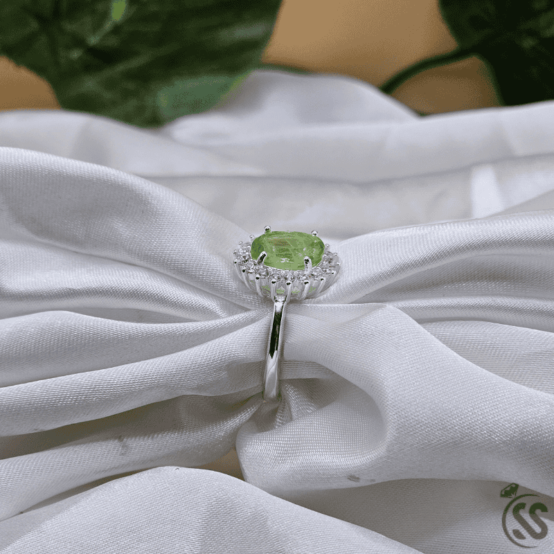 925 Italian Silver Ring with real Peridot Stone