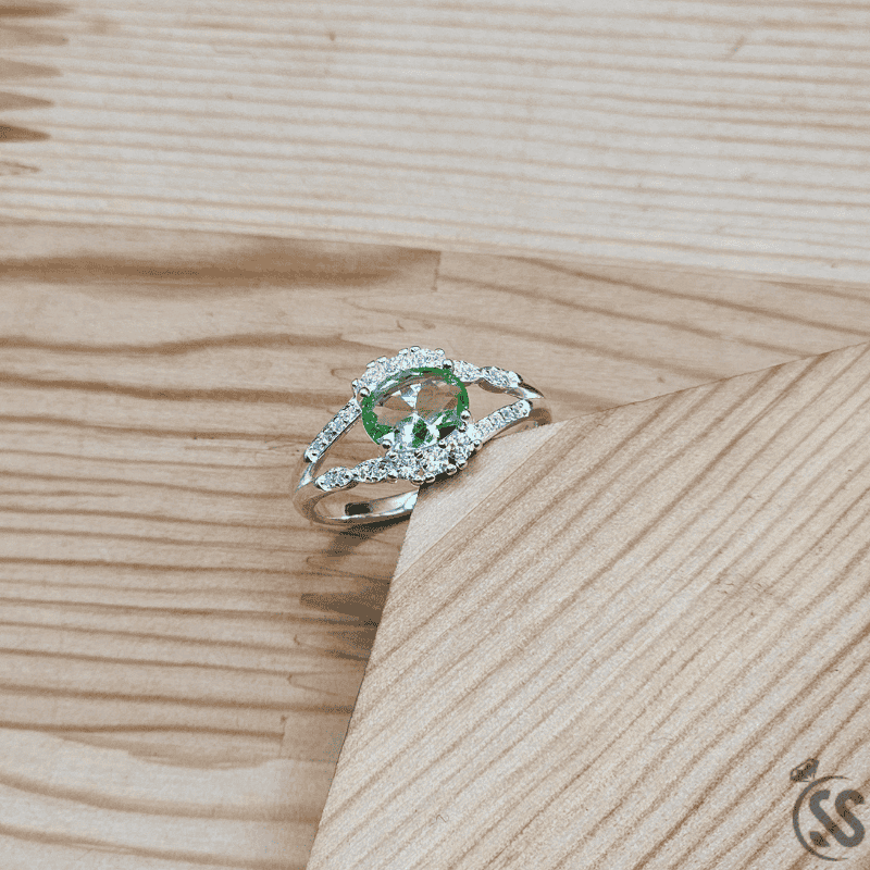 925 Italian Silver Ladies Ring with Zircons