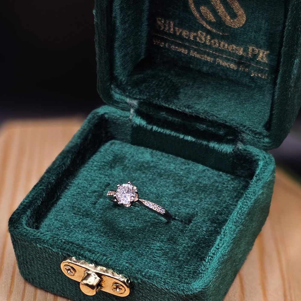 0.8 Carat Moissanite Diamond Ladies italian silver Ring