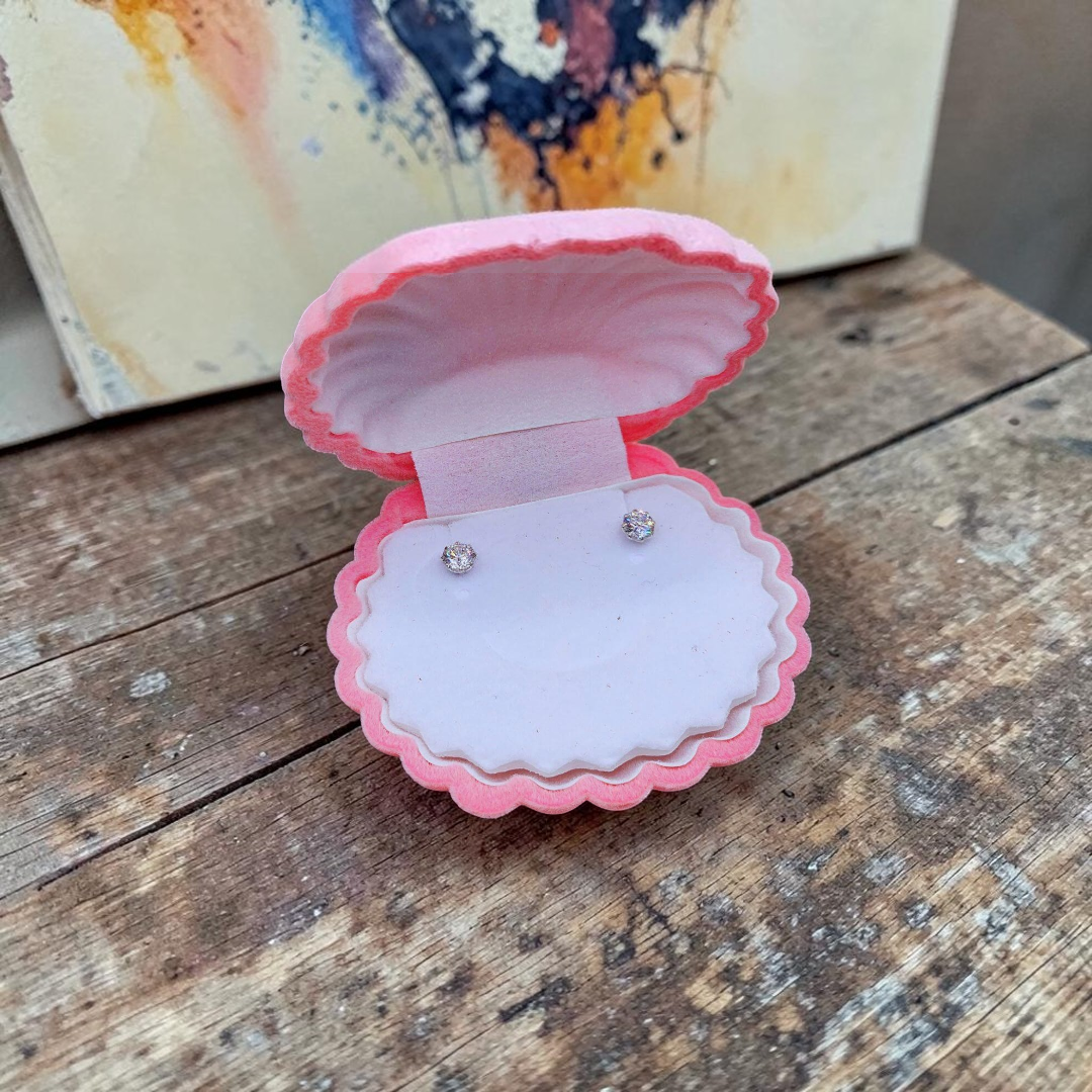 4mm Moissanite Diamond Earpins – Pure Silver