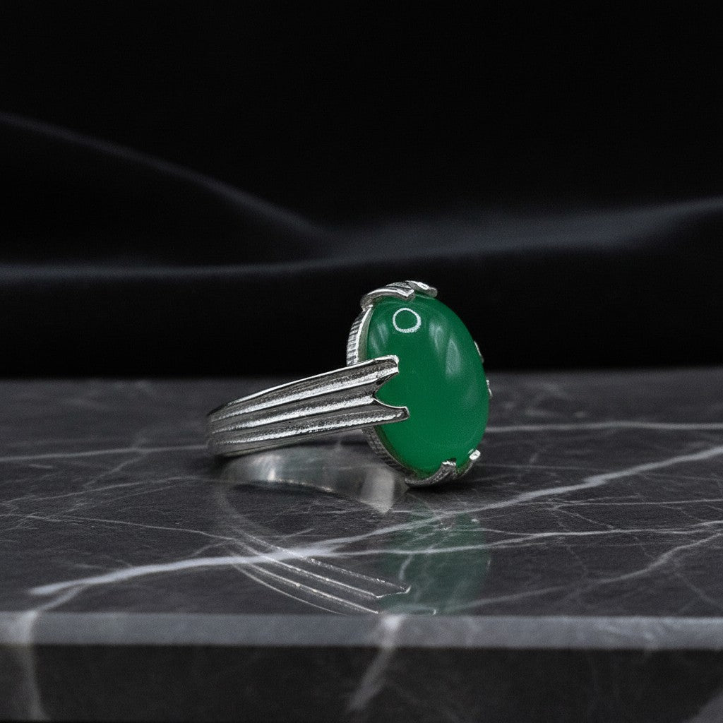 natural-green-aqeeq-stone-closeup-925-silver