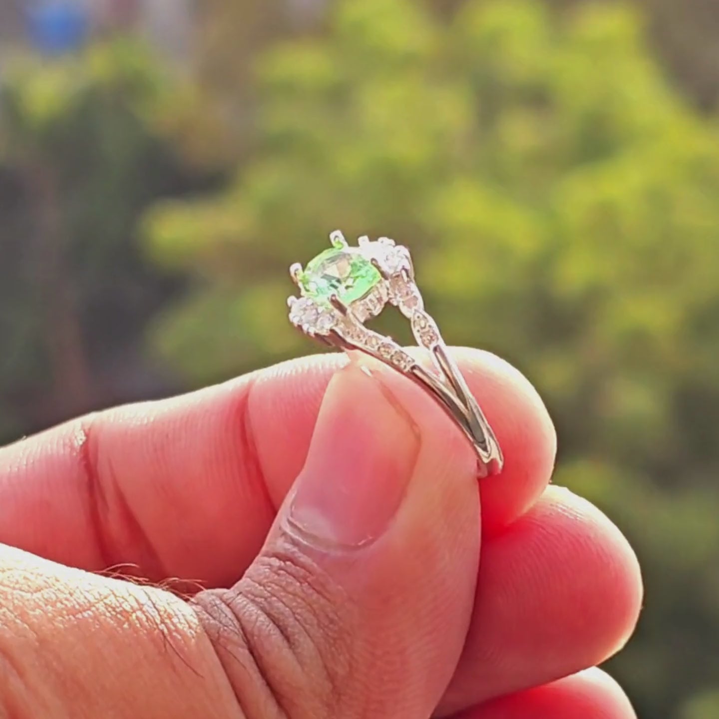 925 Italian Silver Ladies Ring with Zircons